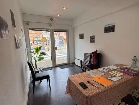 local  commercial centre bessières