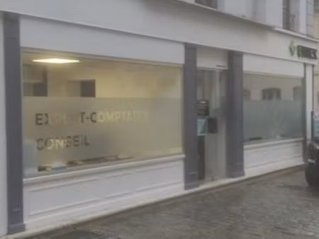 location local commercial