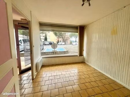 local commercial 27 m²