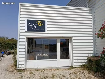 local pro dans zone artisanale