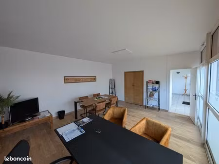 local commercial la rochelle