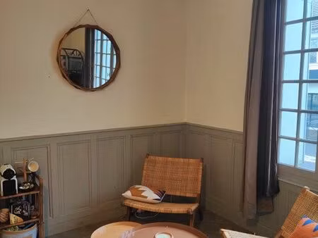 local professionnel / bureau saintes