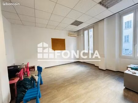 local commercial 147 m²