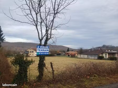 2900 m2 terrain constructible avec 2x evacuation connectee au reseau communale