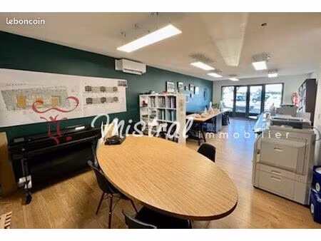 local commercial 65 m² aigues-mortes