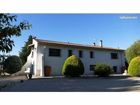 mas 10 pièces 250m² 2 logements 2ha500 box chevaux