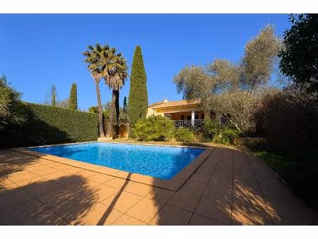 bouzigues - villa 7 pièces avec terrain et piscine