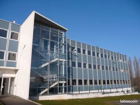 bureaux à louer en zfu à partir de 14m²