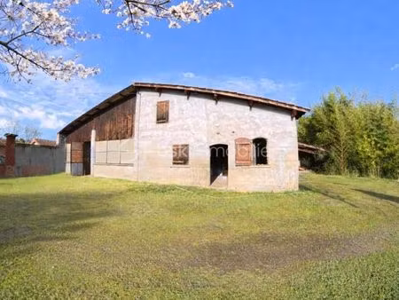 terrain 1 098 m² grenade