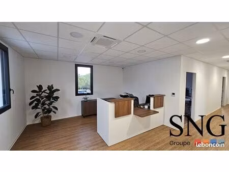 local 148 m² salon-de-provence