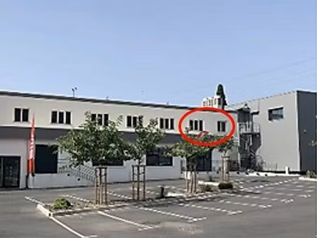 local professionnel à louer 55m²