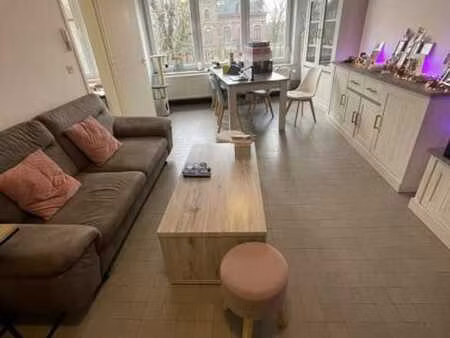 appartement au 2eme etage - 2 chambres - balcon - garage