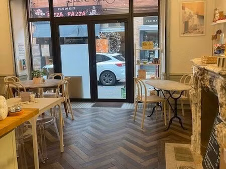 local professionnel / commercial tout près des halles