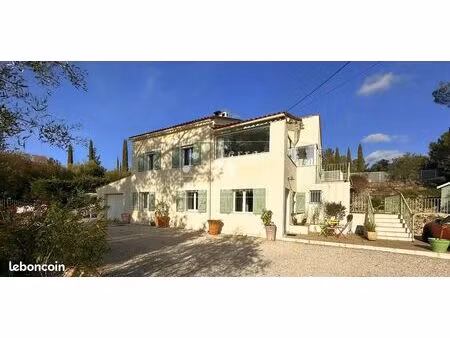 propriété 6 pièces 142 m²