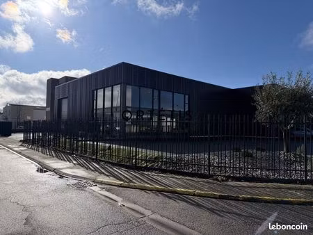 local 690 m² beauzelle