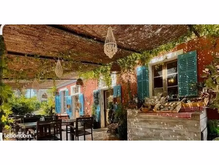 restaurant coup de cœur avec habitation dans une calanque entre saint cyr sur mer et bando