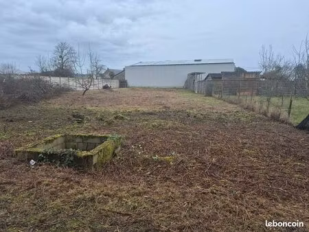 terrain constructible 1 047 m² – réseaux en limite – la chapelle-du-noyer