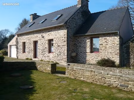 maison individuelle en campagne avec garage