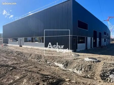 local industriel 2 398 m²