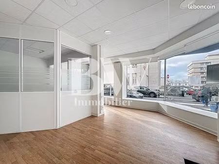 local commercial 143 m² brest