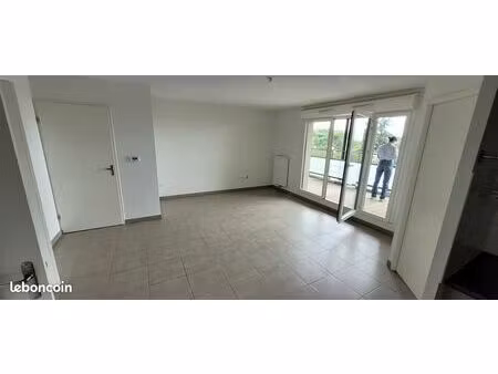 loue agréable t3 avec garage  sur les hauteurs de launaguet