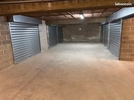 loue garage box sécurisé