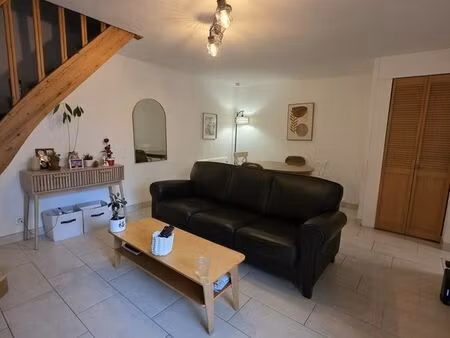 location meublée – t3 avec terrasse et balcon – ensuès-la-redonne