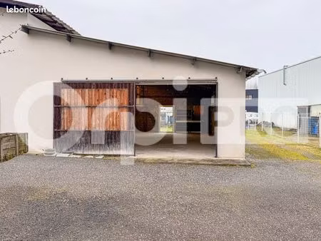 local d'activité 88 m²