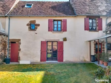 maison de bourg rénovée avec goût à chaillac