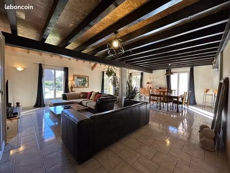 maison 5 pièces 200 m²