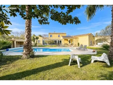 maison 6 pièces 222 m²