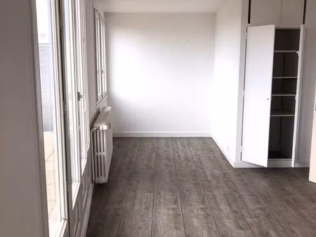 48m²+ terrasse 12 m²- 5eme sans vis a vis