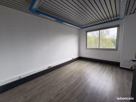 bureaux 14 m² saint-médard-en-jalles