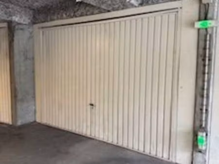 box stationnement 18m2 gare st jean