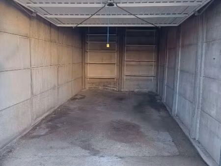 a vendre box de 15 m2