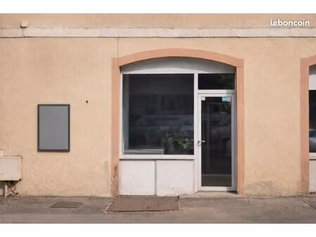 local commercial 61 m²