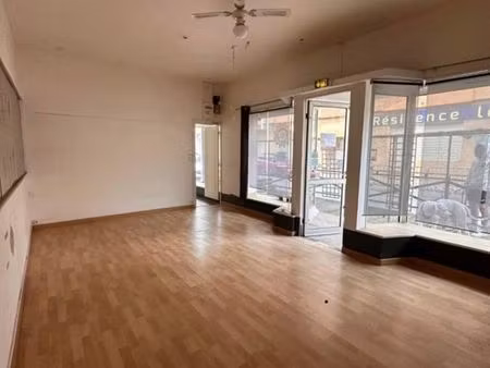 local commercial 45 m² vias