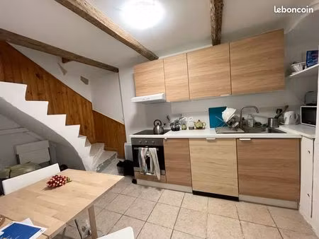 petite maison de ville très calme