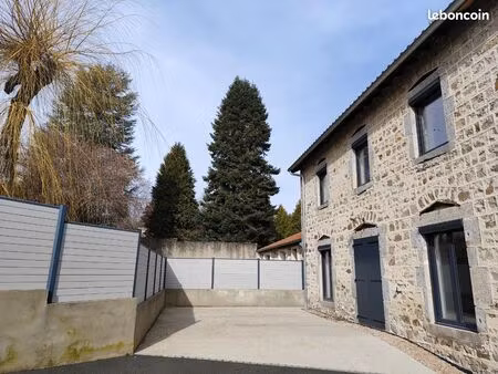 maison en pierres avec terrain