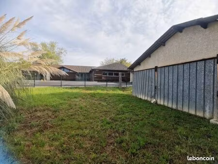 terrain 390 m² saint pierre d aurillac