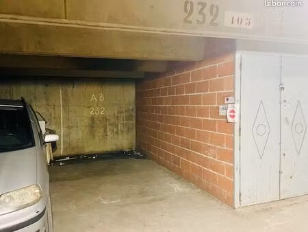 place de parking couverte sécurisée. mosson. le plein ciel. marché des 4 saisons. ?️?️ ◊