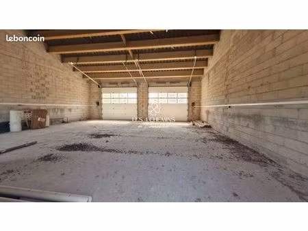 parking/box 110 m² trets