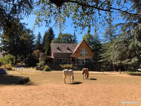 maison en pierres de schiste