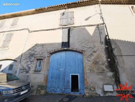 parking/box 1 pièce 180 m²