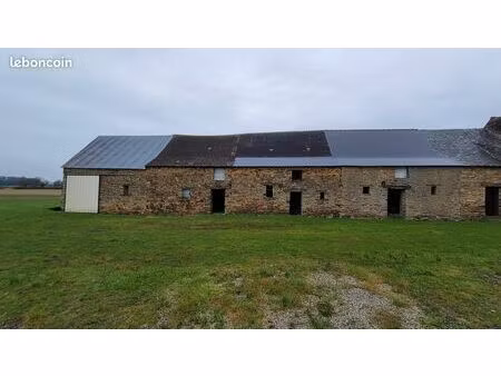 longère à rénover de 170m2 au sol - 4 pièces - 2700m2 de terrain - la dominelais