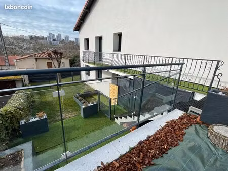 logement t4 en location  avec jardin dans une maison rénovée à proximité de l'hôpital nord