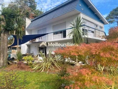 propriété 6 pièces 140 m²