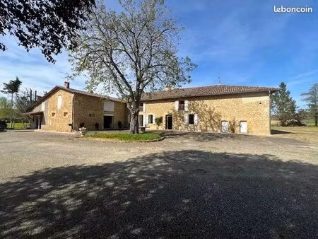 propriété 10 pièces 254 m²