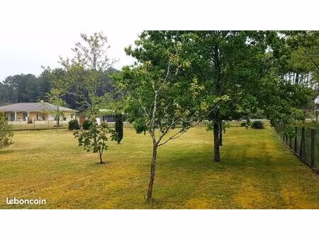 beau terrain constructible 1400m2