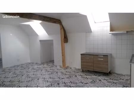 f3 centre ville avec parking